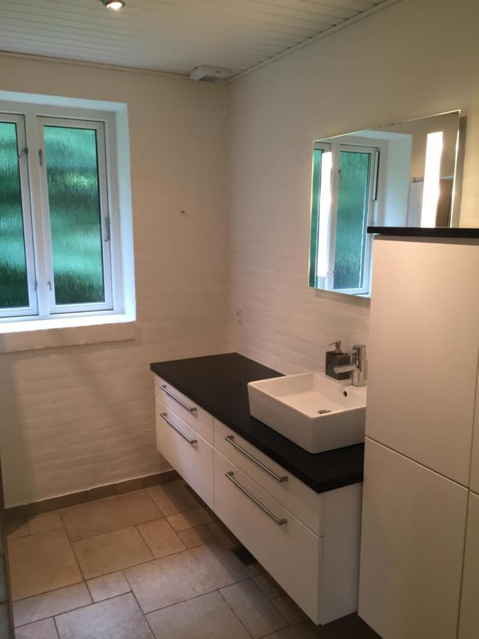 Stenbrogård Harlev Stationsby Eksteriør bilde