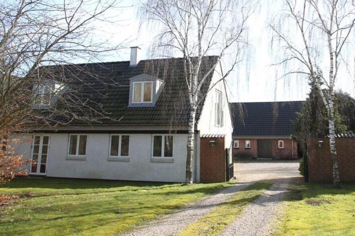 Stenbrogård Harlev Stationsby Eksteriør bilde